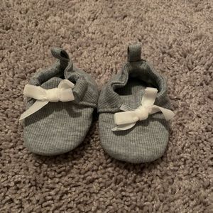 Carters slippers, size Newborn